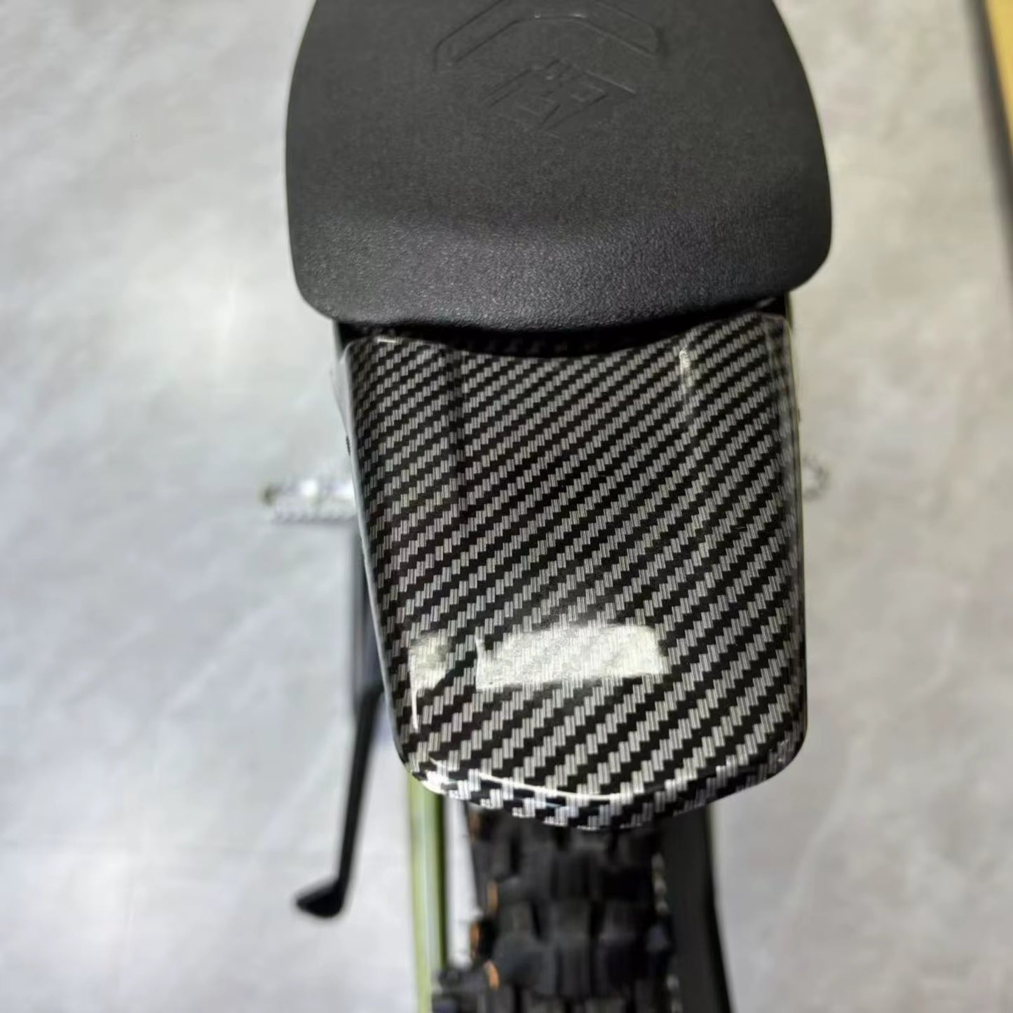 Carbon fiber rear fender